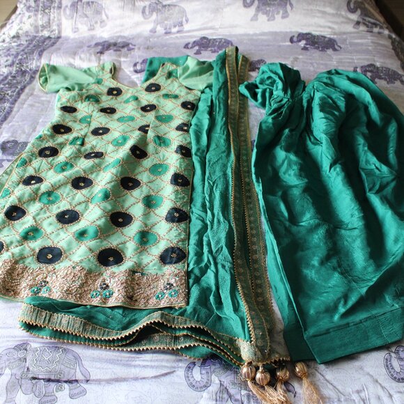Green Salwar - Picture 5 of 5